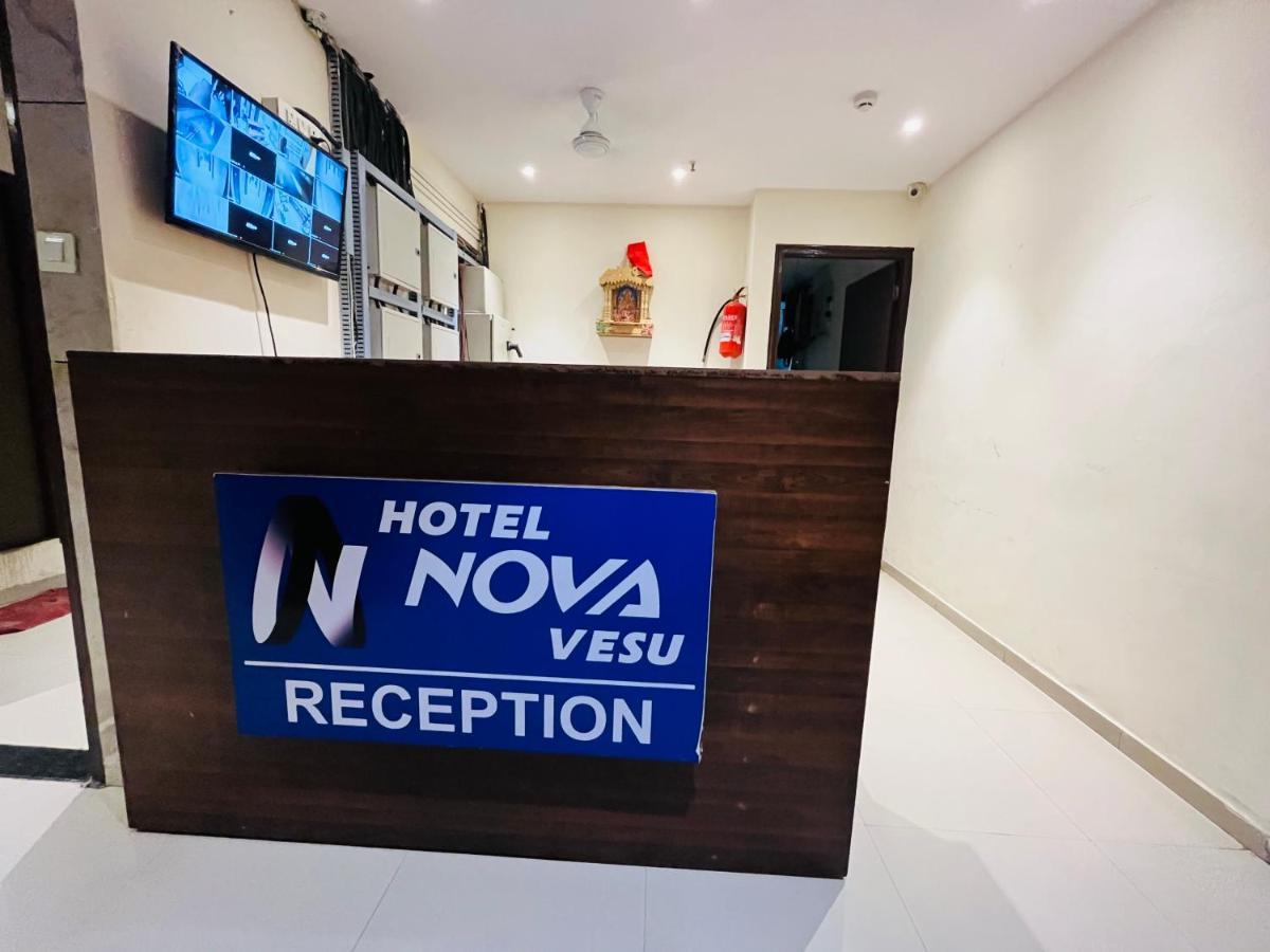 Hotel Nova Vesu Surat Eksteriør billede